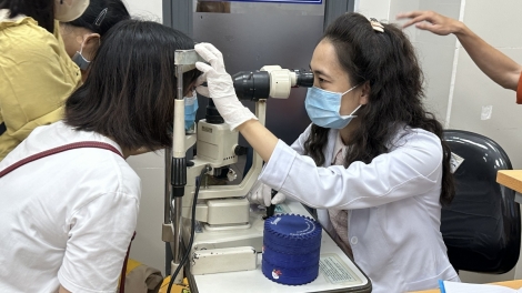 Đhr’năng dưr váih pr’lúh cr’ay bhrông mắt