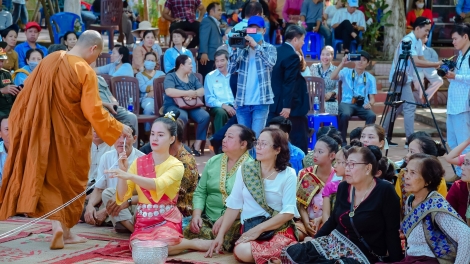 Mơngế Xuăn xiâm rêi Lếo a tơnêi Ƀuôn Đôn