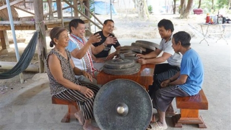 SIAM LAGAIH MENG SARAK ANGAN JE NGAN HAONG MIKVA BANGSA RƠ MĂM