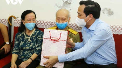 Tơợ t’ngay 5/9, mơ zên zooi đoọng ha ma nưih vêy c’rơ g’lêêh lâng cách mạng dzooc 2.055.000 đồng