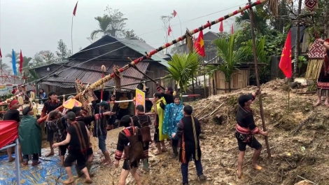 Chr’năp âng bhiệc bhan bhuôih c’lang đác âng ma nuyh Ca Dong