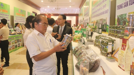 Dak Lak thăm mơdêk ki tơƀrê tung tê mơdró tơmeăm pêi lo ing chiâk deăng