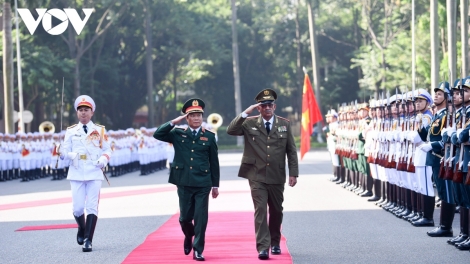 Thăm mơdêk tơrŭm cheăng lêng Việt Nam - Cuba