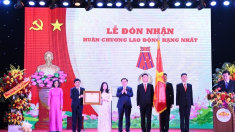 Kăn xiâm hnê ngăn Kuô̆k hô̆i veăng Leh tơdah Mê dái pêi cheăng ối má môi hlá tơbeăng Kăn teăng mâ kuăn pơlê