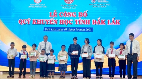 Rlau 2 tơmàn 700 tơlak đong jàu pà Kes priă dong kờl bơsram sră càr Dăk Lăk in 