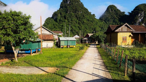 Quảng Bình: Chr’val k’coong ch’ngai Tân Hoá bơơn hơnh déh nắc vel bhươl Du lịch liêm choom bhlâng cóh bha lang k’tiếc