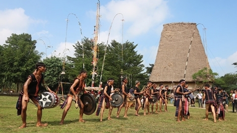 MINTRI ILAMU, THỂ THAO SAONG DU LỊCH BREI PEIH BRUK PADANG KALUP KAPUL NGAK BRUK ILAMU BHAP BINI DI DOM PALEI BHUM URANG BANGSA TAKIK SAONG BHUM CEIK, BHUM PANDUAN BA RAHRA MAI DAOK