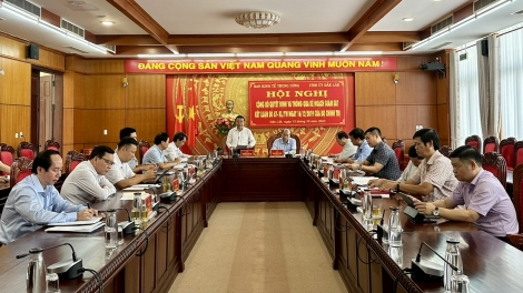 Grup krăp lăng mơ̆ng Anom bruă bơwih ƀong Kơnuk kơna ngă bruă ƀơi Dak Lăk