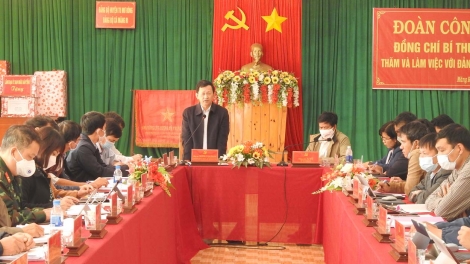 Rdâk njêng Đảng ta nkual rnoi mpôl đê̆ n’gor Kon Tum:  Lah gay ƀon lan wât, ƀư gay ƀon lan nsing nơm