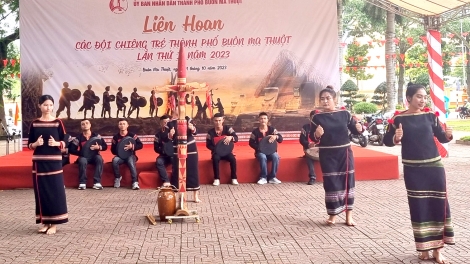 Tơ’noăng mâu khu tôu chêng hơnăm ối nếo pơlê kong kơdrâm Ƀuôn Ma Thuột