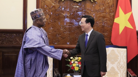 Kơdră teh đak bơ̆n Võ Văn Thưởng sơng Kơdră jang tang măt ăn teh đak Nigeria 