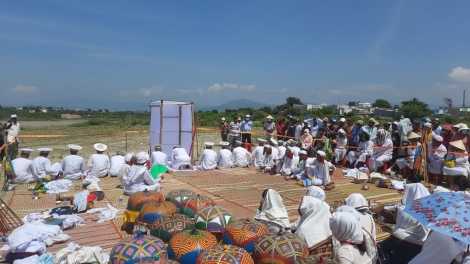 SIAM GHEIH DI ADAT NGAK PALAO SAH DI URANG CAM BINH THUAN 