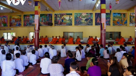 លំនាំថ្មីក្នុងឱកាសបុណ្យសែនដូនតារបស់បងប្អូនខ្មែរខេត្តត្រាវិញ