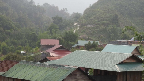 Apŭng mă blŭng tơ̆ Kon Tum jang đang tơdrong tơmơ̆t hơdai kơ chư̆k pơm Bí thư Chi bộ hăm kơdră pơgơ̆r pơlei