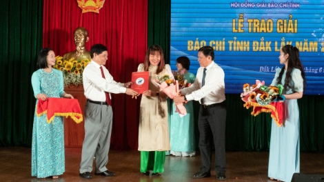 VOV Dap Kơdư: 30 thun akŏ pơdong hăng pơđĭ kyar