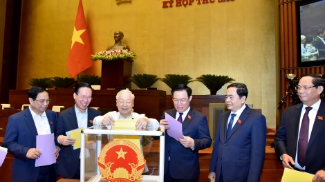 Khua mua pơ ala mơnuih ƀôn sang plĕ hră hơgŏm ruah 44 čô khua