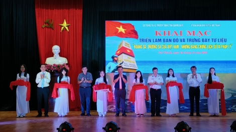 Triển lãm “Hoàng Sa, Trường Sa âng Việt Nam - Đợ c’léh bh’rợ lịch sử lâng pháp lý”