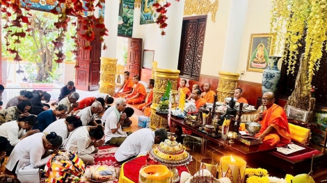 	សែនដូនតា រដូវតបស្នងសងគុណរបស់ជនរួមជាតិខ្មែរនៅភាគខាងត្បូង។