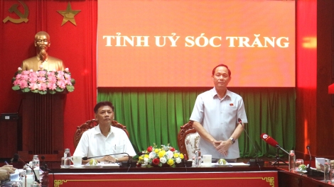 Groi kruanh Quốc hội Trần Quang Phương tât khâl n’hanh pah kan đah n’gor Sóc Trăng.