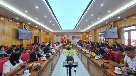 Tơ’noăng Phim Việt Nam rôh má 23 ai kơxô̆ phim veăng tơ’noăng hên riân sap ing nah ta troh nôkố