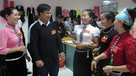 “Anôk đăo knang” anôk êđăp ênang hŏng phung mniê, phung hđeh anăp klei bi čăm biêng hlăm gŏ sang