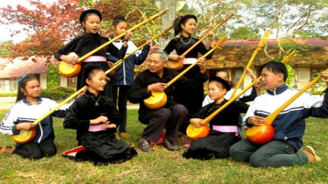 SLẮNG CẠ MỪA PHÁP LUẬT HẨƯ PỈ NOỌNG DÂN TỘC NỌI CẦN DÚ BÚNG SLUNG SLẢNH TUYÊN QUẠNG