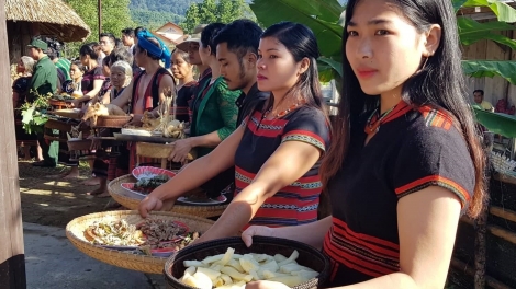 Tr’xăl c’năl bh’rợ đắh zêl cha groong tr’vay tr’lin cohpr’loọng đông đhị da ding k’coong A Lưới