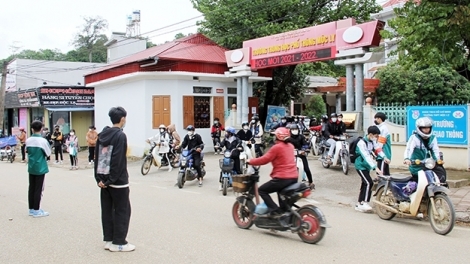 Hnê hok tro mơdêk hlê plĕng rak luât pro tơniăn drô troăng prôk