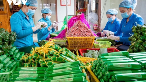 ពត៌មាន ម៉ោង​ ៦