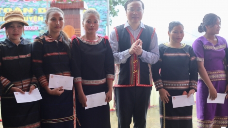 Gia Lai: Duh hồl Ngai chờ tam klac dờng  jơi bơtiàn tàm ƀòn làng bol ơm kis nam 2023