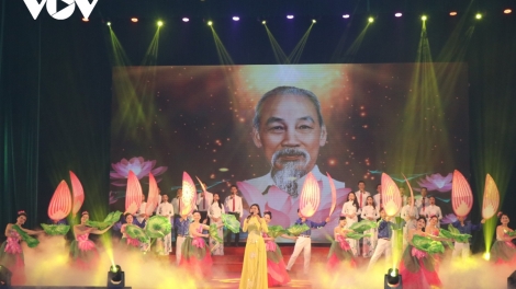 Giao lưu nghệ thuật Việt Nam - Lào lâng pr’đớc “Xa nay bh’rợ zr’ziêng liêm pr’hay - Tật lang nhâm mâng”