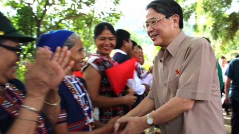 Phó Chủ tịch Quốc hội Nguyễn Đức Hải pâh T’ngay Đại đoàn kết coh chr’hoong da ding k’coong c’noong k’tiếc tỉnh Quảng Nam