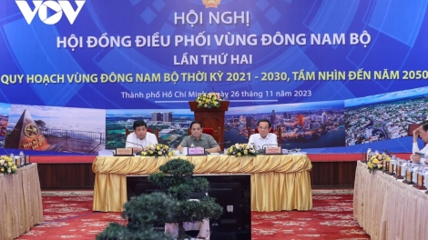 Ngế pro xiâm hnê ngăn Phạm Minh Chính pơkuâ Hôp rôh má péa - Hô̆i đong xing xoăng kơpong Đông Nam Bộ