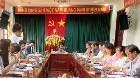 Mơdêk  hnê tối ăm hlê ki tơdjâk tung tơdroăng rĕng xo on veăng tá hâi tro hơnăm ƀă xo on veăng ối pơdjuôm môi mơheăm môi hdrông hdrê hnê ăm mâu đoân viên, droh rơtăm