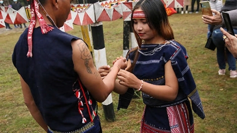 Yêu nhau trọn đời (Băt dih băl dăl lôch)