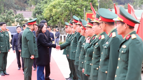 Phó Củ tịc lơgar Võ Thị Ánh Xuân còp mpồl phàu crong càr Sơn La