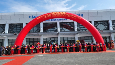 Khua knŭk kna Phạm Minh Chính hưn mâo mkra bi leh truh 4 mta bruă prŏng mơ̆ng phŭn bruă êlan klông 