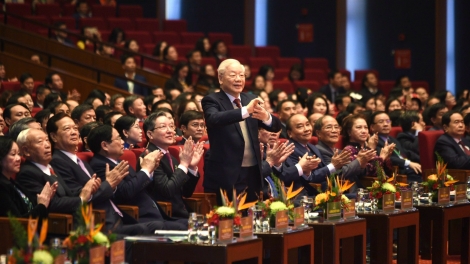 Pơphun jơnum prong Jơnumruah khua Khul mơnuih ngă hmua Việt Nam tal 8