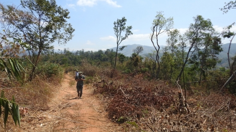 Kon Tum pok pơhai ječ ameč pơhlôm pơgang apui ƀong glăi bơyan phang