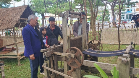 Mơđah tơbleăng kế tơmeăm ton nah, kế tơmeăm xúa pêi chiâk dêi kuăn pơlê hdroâng kuăn ngo Tây Nguyên