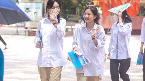 Thi tốt nghiệp THPT puôn môn tơợ c’moo 2025: Nắc lêy pa xiêr râu ặt k’rang thi cử