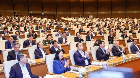 Lấh 1,44 ực cán bộ, đảng viên học tập, k’đhơợng bhrợ Nghị quyết Hội nghị Trung ương 8