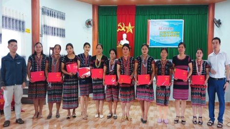 Pa xang lớp pa choom bh’rợ zệê ch’na lâng bhrợ pr’âm