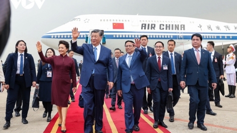 Thủ tướng Phạm Minh Chính hơnh déh Tổng Bí thư, Chủ tịch Trung Quốc Tập Cận Bình đhị tang bhuông păr Nội Bài