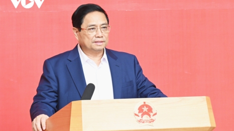 Thủ tướng Chính phủ Phạm Minh Chính k’đhơợng bhrợ pr’họp g’luh tr’nơợp Tiểu ban Kinh tế - xã hội