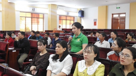 Khua Jơnum min mơnuih ƀôn sang tơring čar Kon Tum bơkơtuai hăng mơnuih ngă đang hmua 