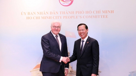 Củ tịc Ủy ƀan Ñân zân ƀòn dờng Hồ Chí Minh ồng Phan Văn Mãi tìp mat Kwang atbồ lơgar Kộng hòa Liên ƀang Đức