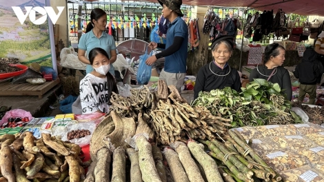 Bh’rợ bhrợ zanươu ty chr’nắp âng manứih Tày