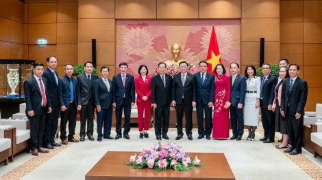 Kruanh Quốc hội Vương Đình Huệ wơt Groi Kruanh Quốc hội Lào 