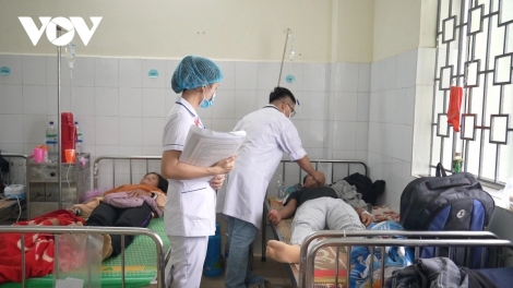 Quảng Ngãi: 1 CHA NĂC CHÊÊT LÂNG 3 CHA NĂC MOOT VIỆN XANG BÊL ỘM ĐAC PR’UH RÍAH N’LOONG